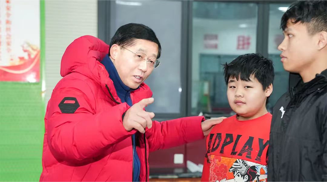 仅在球衣设